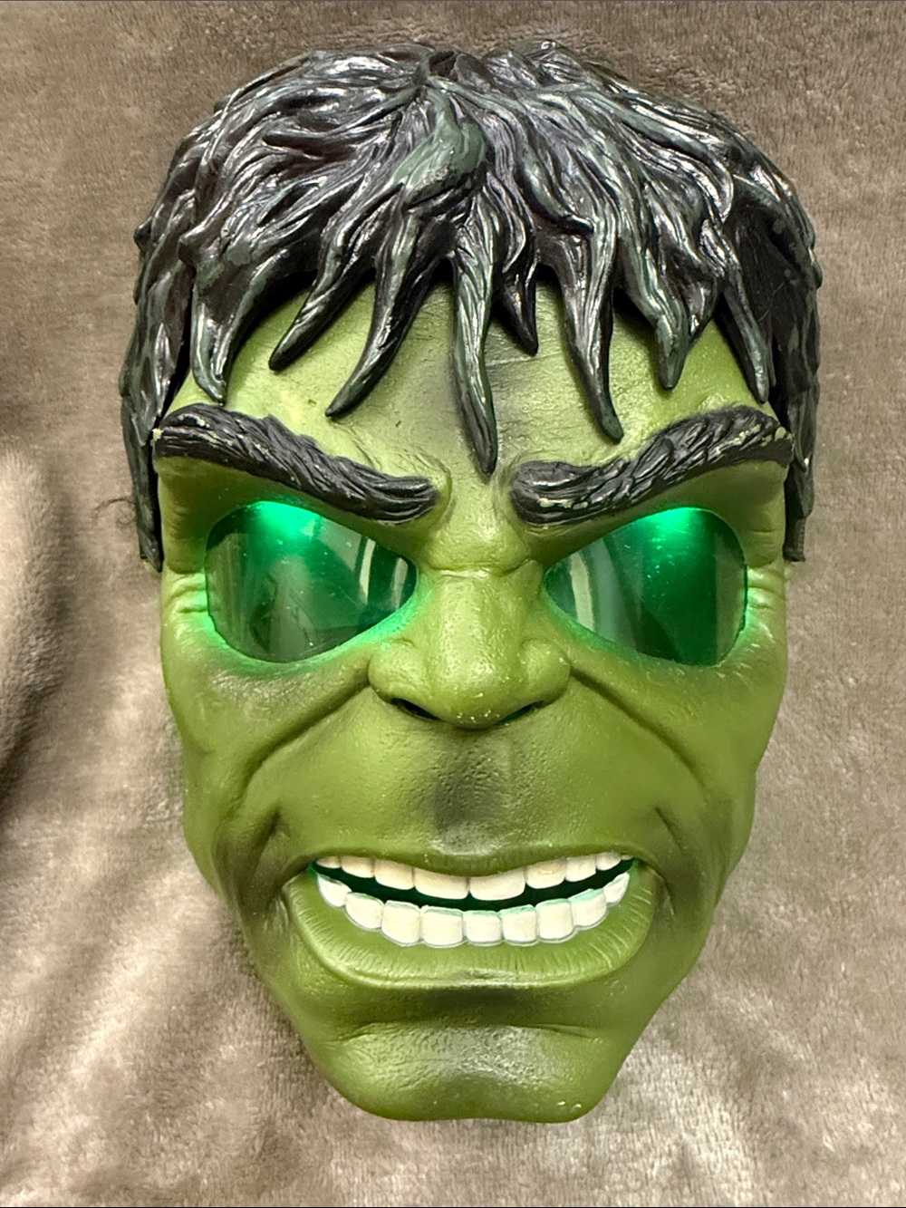 2008 Incredible Hulk Light-Up Green LED Eyes Mask Halloween / Cosplay / Party D